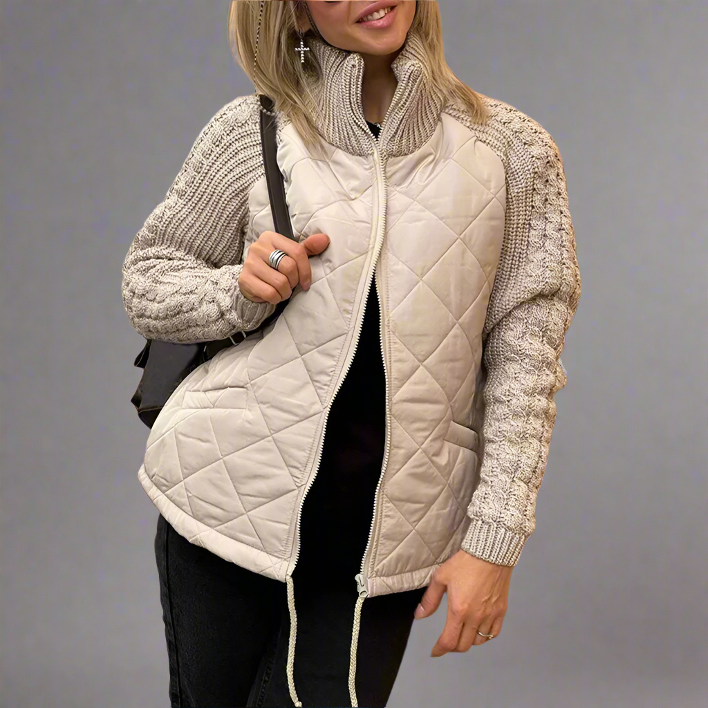Damen - Kuschelige wattierte Jacke - Strickärmeln - Bequemer Winterstyle für kalte Tage