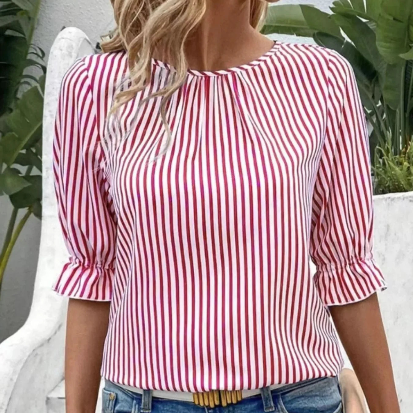 Damen - Gestreifte Freizeitbluse - Polyesterstoff - Rundhalsausschnitt, halbe Ärmel - Bequeme und stilvolle Bluse