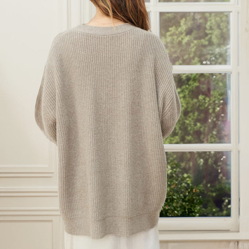 Damen - Gemütliche Strickjacke - Übergröße - Weicher Rippenstrick für perfekten Komfort