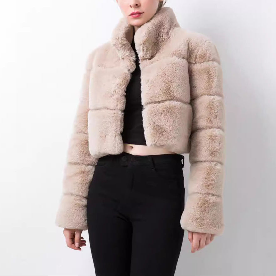 Damen - Modische kurze Jacke - Weicher Kunstpelz - Trendiger Stil für jeden Anlass