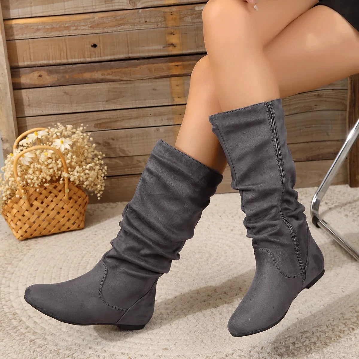 Damen - Halbhohe Slouchy Stiefel - Flache Sohle - Stilvolle und bequeme Schuhe für jeden Anlass