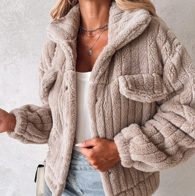 Damen - Kurzer Teddy Mantel - Wärmender Stoff - Cosy Style für kalte Tage