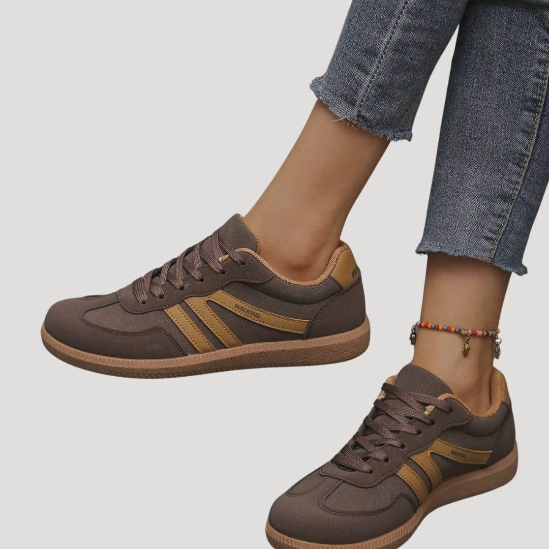 Damen - Lace-Up Freizeit Sneakers - Weiche Wildlederimitat - Streifendetail - Bequeme Alltagsschuhe für stilvolle Looks