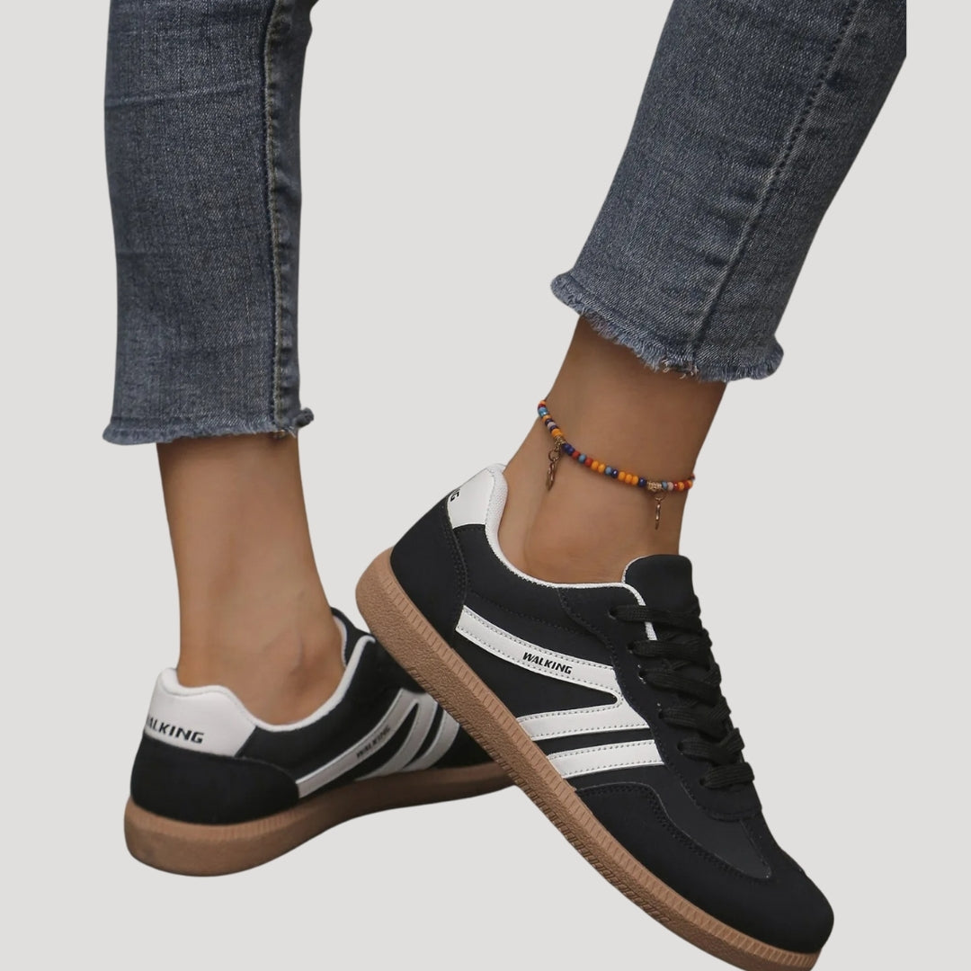 Damen - Lace-Up Freizeit Sneakers - Weiche Wildlederimitat - Streifendetail - Bequeme Alltagsschuhe für stilvolle Looks