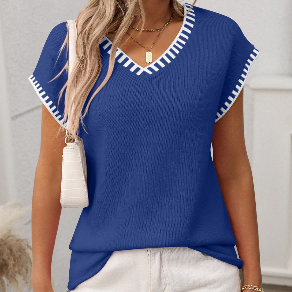 Damen - Kurzärmeliges Strick-Top - Gewebemischung - Kontrastbesatz - V-Ausschnitt für stilvollen Komfort