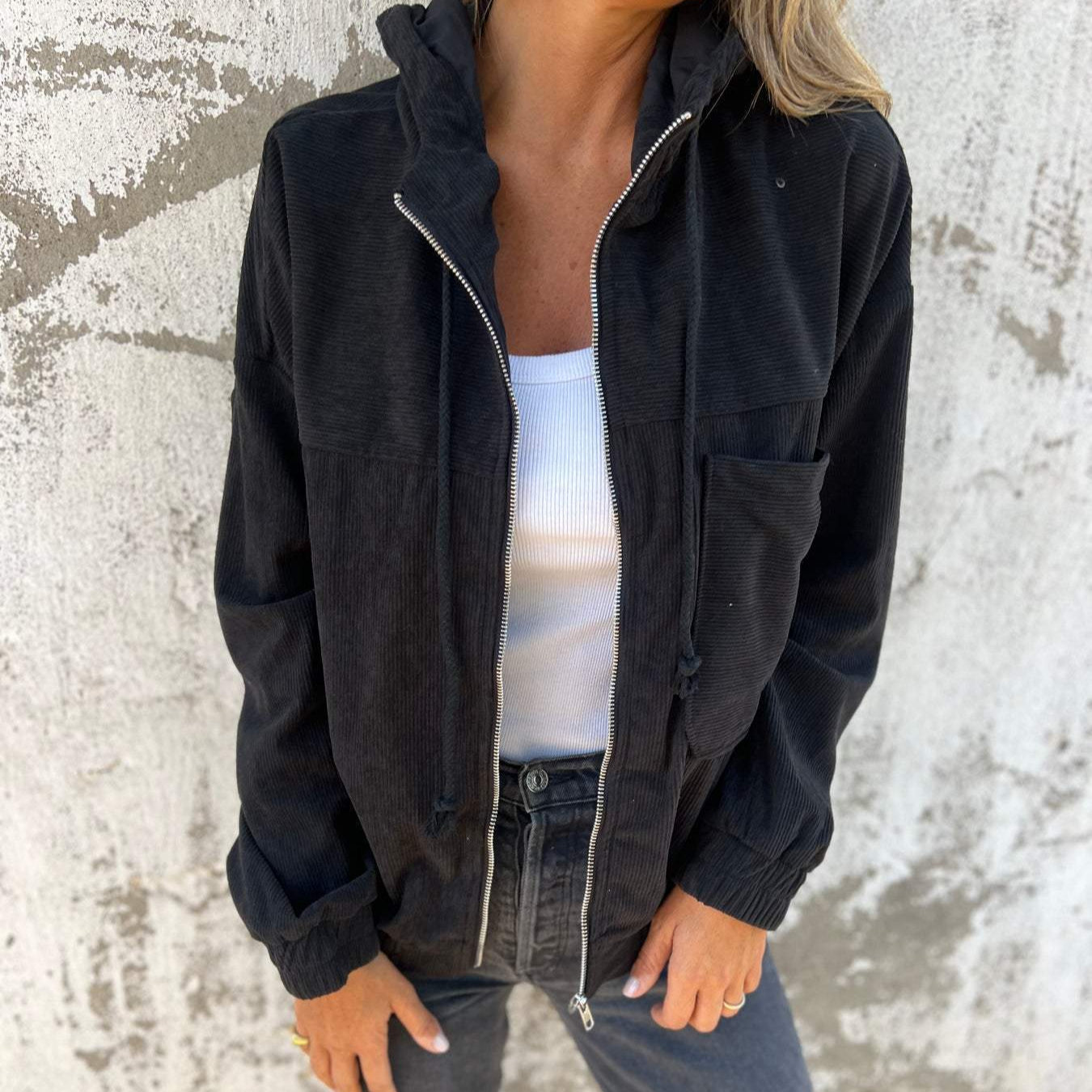 Damen - Stilvolle Cordjacke - Hochwertiger Stoff - Zeitloser Chic für jede Gelegenheit