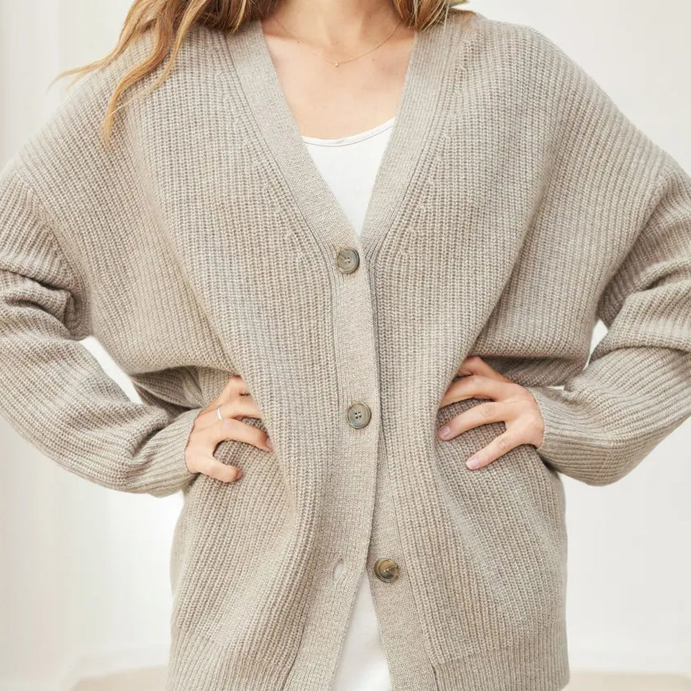 Damen - Gemütliche Strickjacke - Übergröße - Weicher Rippenstrick für perfekten Komfort