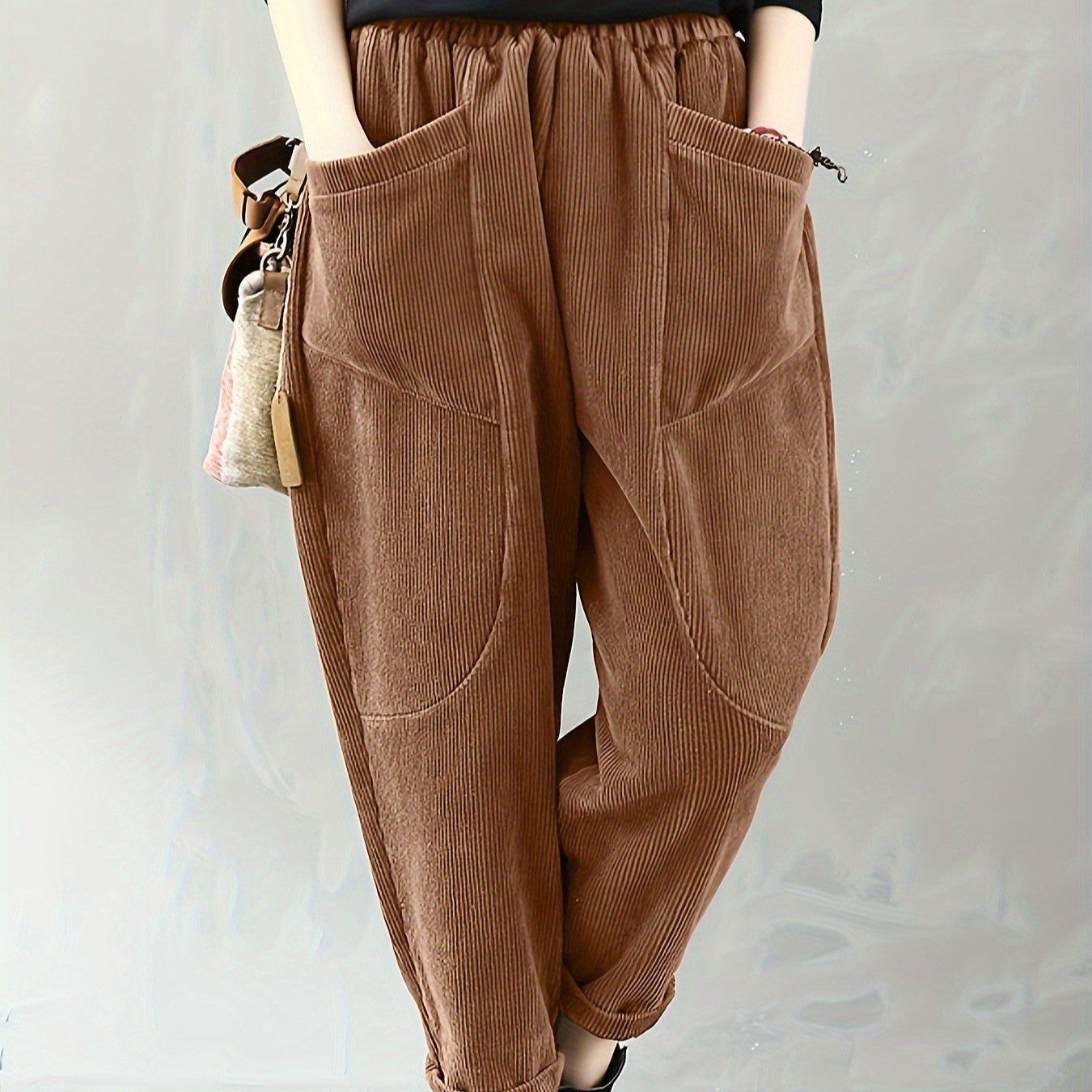 Damen - Lose Cordhosen - Praktischen Taschen - Bequemer Schnitt für lässige Outfits