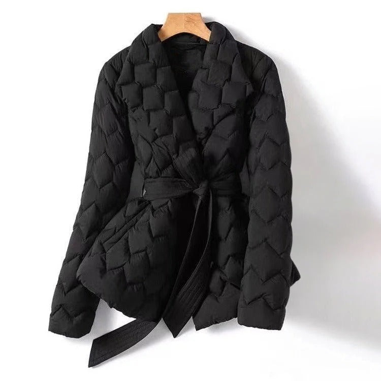 Damen - Steppjacke mit Gürtel - Wärmendes Material - Modischer Begleiter für kühle Tage